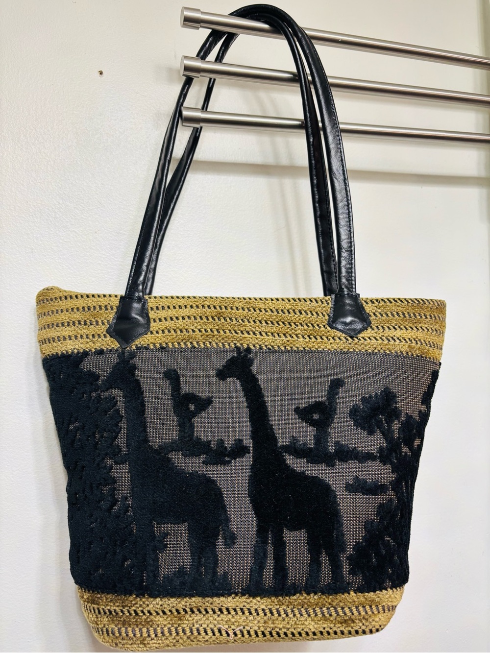 Black & Gold Crochet Giraffe Tote Bag - Women - Picture 9 of 9